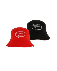 Bøttehatt sort/rød - vrengbar med tekst + logo